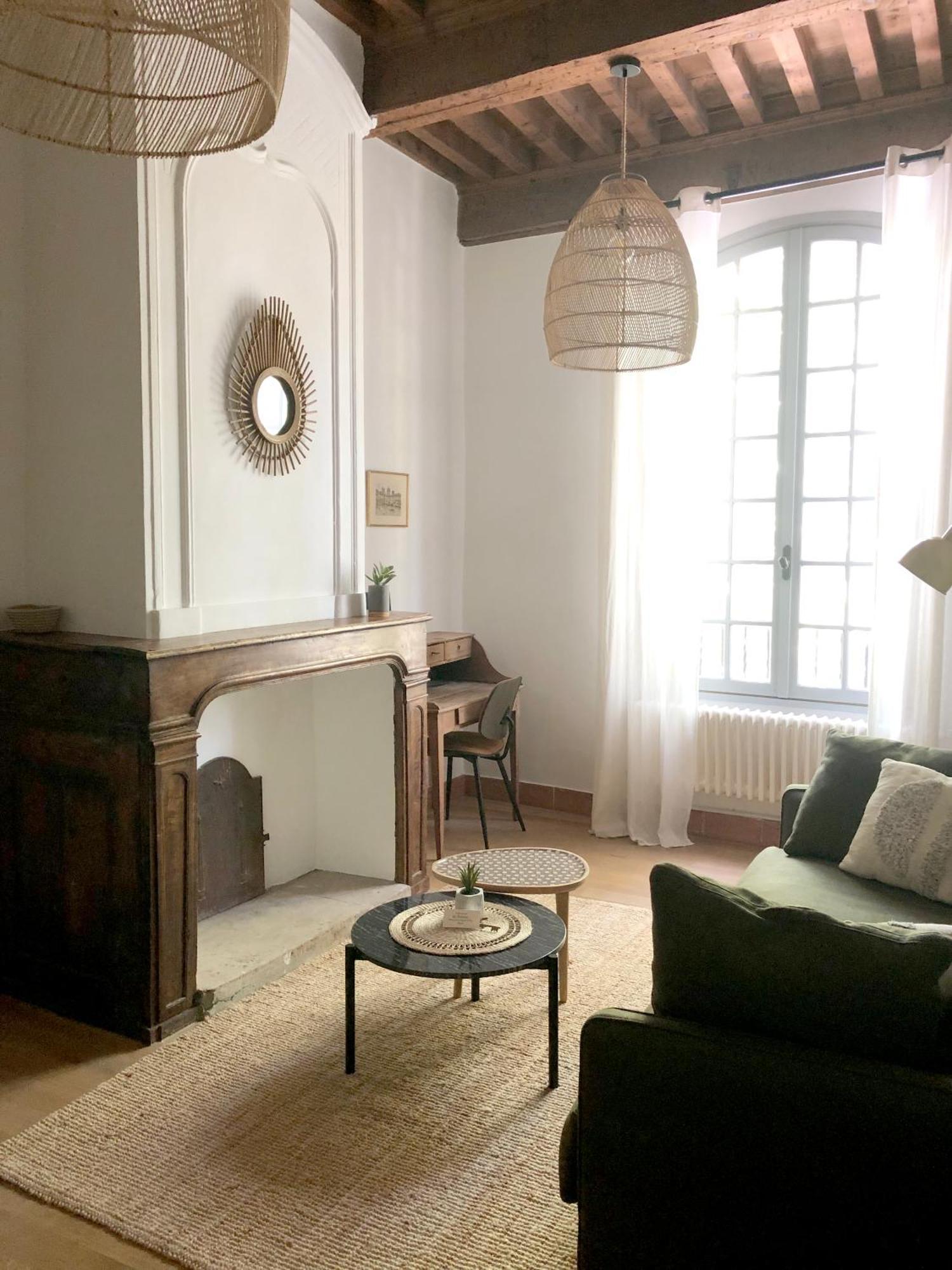 La Boheme Place Aux Herbes Uzes Exterior photo